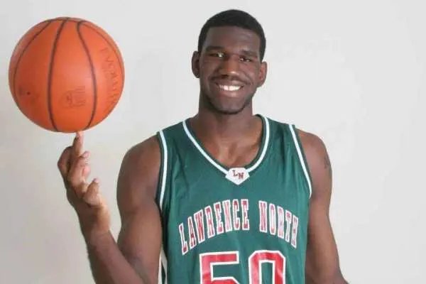 奥登退役后加入艾弗森的BIG3捞金，他的年薪有多少钱？