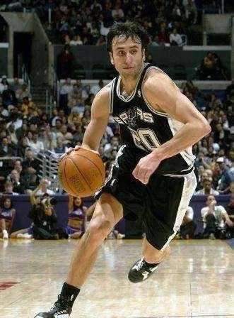 吉诺比利宣布退役，你觉得他是因为帕克被莱昂纳德逼走，对马刺失望了吗？