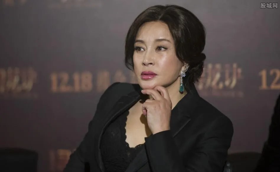 刘晓庆脸上粉太厚 刘晓庆删照门事件（图）