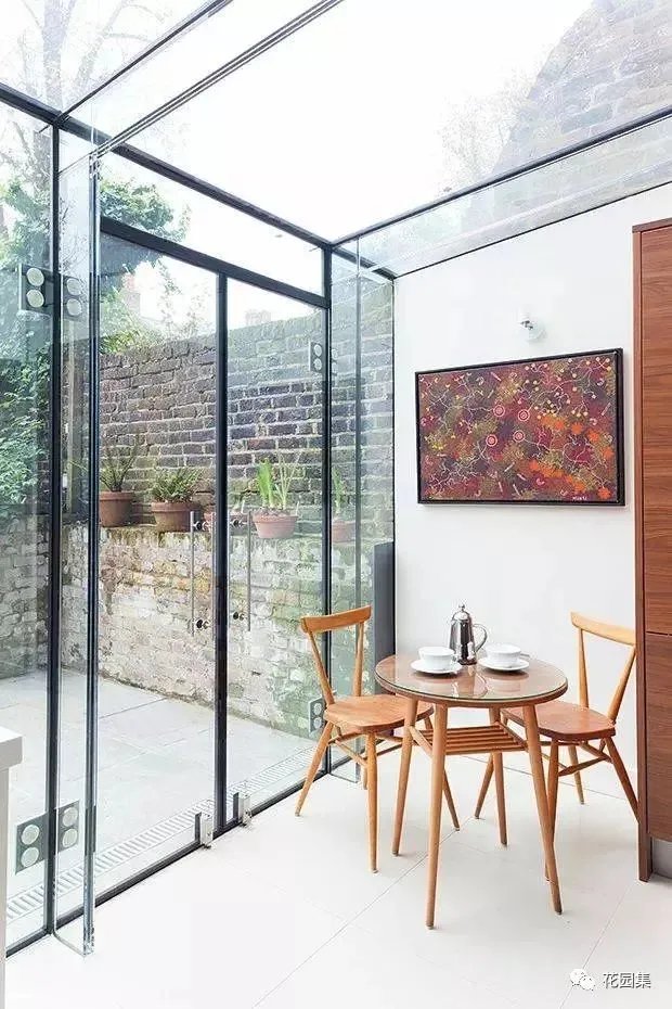 花园里有一间阳光房,美了这个灿烂的季节