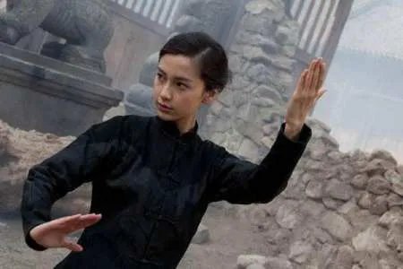 杨颖是变成国内一线女星的？