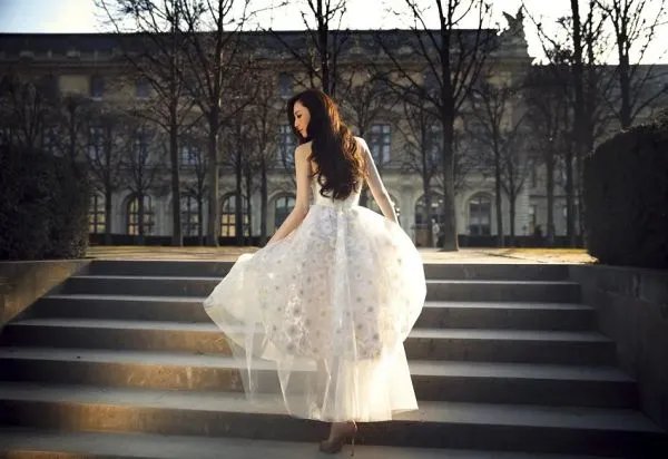 吴佩慈为男友孕育四个孩子，为什么还得不到一个名分？