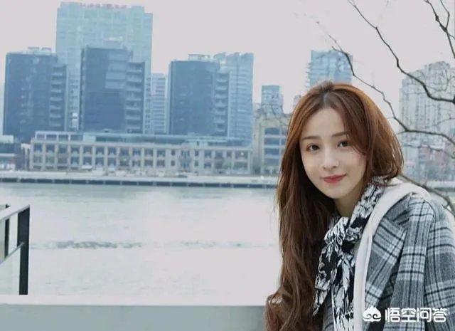 斗鱼周二珂停播俩月，再次出现竟是为了打广告，网友：不拿粉丝当人看，你怎么看？