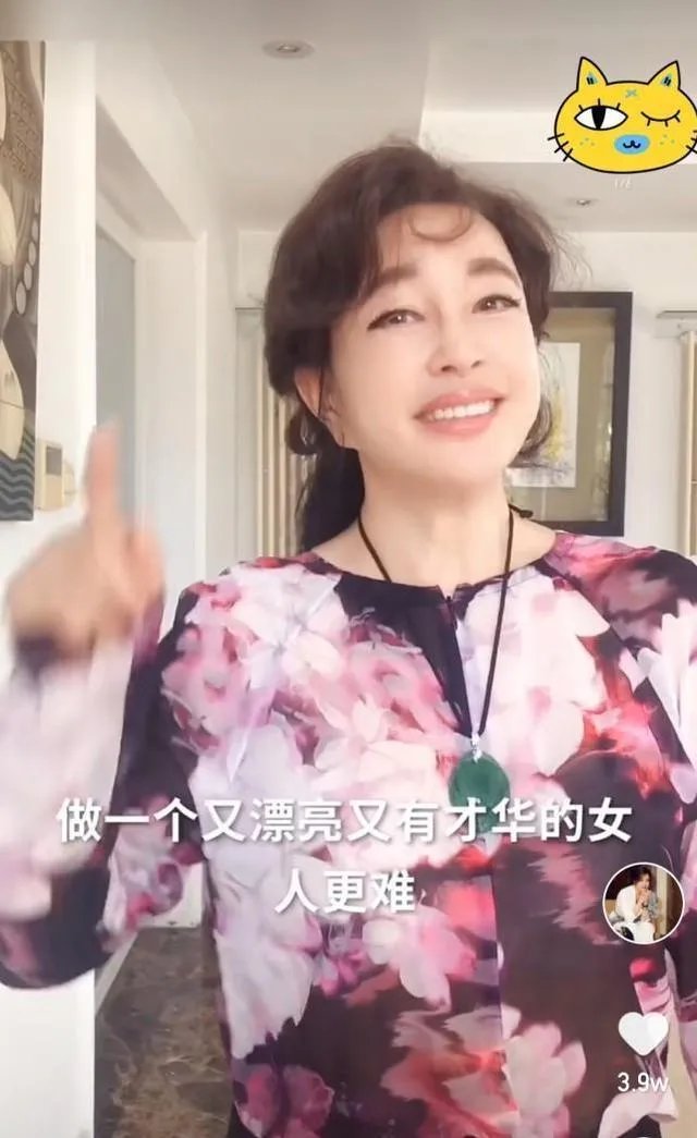 刘晓庆近照似蜡像,60多岁整容是否会留下后遗症?