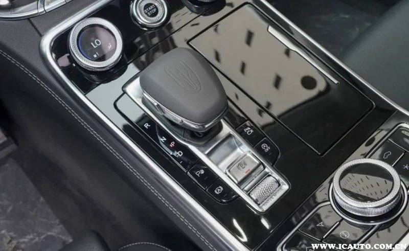 红旗H9新车正式上市，一汽红旗H9价格31万起