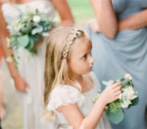 女花童发型图片大全  花童发型怎么设计好看