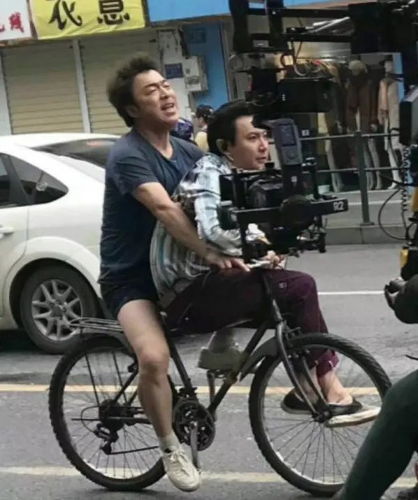 “硬照鬼才沈腾”是什么梗?