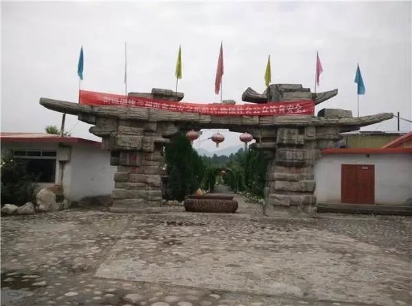 从兰州到敦煌自驾，沿途有哪些必去的景点