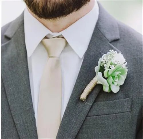 结婚新郎服装搭配技巧 2017流行的新郎装搭配