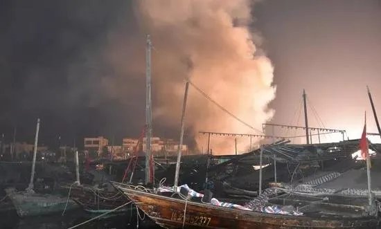 广西北海渔船起火是什么原因？