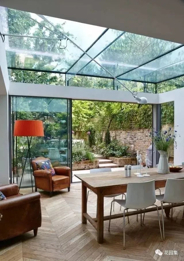 花园里有一间阳光房,美了这个灿烂的季节
