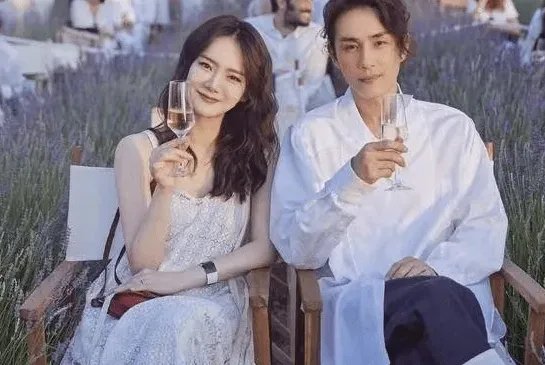 戚薇分享怀孕记录视频，李承铉全程陪伴妻子产检好甜蜜，李承铉有多宠她？