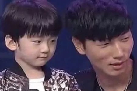 快乐大本营张亮父子惊艳亮相 最潮父子萌翻全场