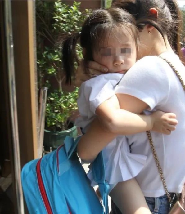 郭富城大女儿中文名叫郭咏希:网友发现大有深意