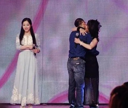 《非诚勿扰》中51岁阿姨和34岁小伙牵手成功，如今现状如何？