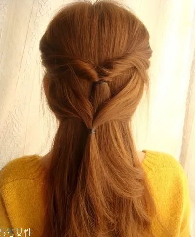 披肩发怎么扎好看?披肩发好看扎发图解