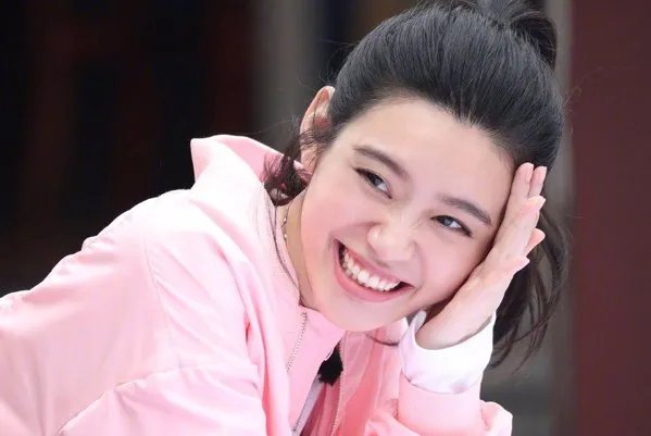 “这简直就是判若两人”,奚梦瑶早年和现在的颜值差距到底有多大?