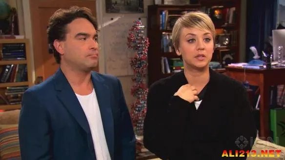 《生活大爆炸》第八季花絮 谢耳朵三角裤佩妮发福臃肿