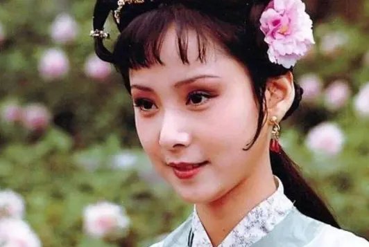 安雯因《红楼梦》走红，不料丈夫狱中去世，如今患重病生活潦倒，你怎么看？