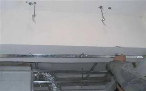 膨胀螺丝怎么打