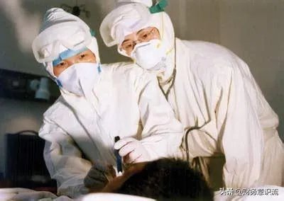 我想问一下，就现在的情况，哈尔滨是不是应该封城啊？