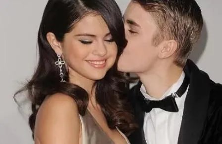 赛琳娜妈妈承认不喜欢比伯，如何评价赛琳娜与比伯的恋情？