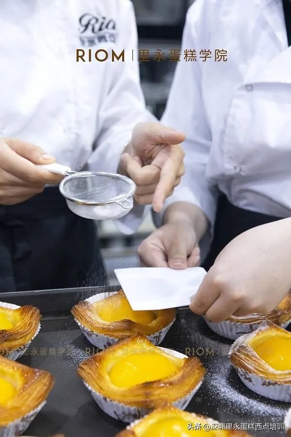 有没有短期培训烘焙技术的学校和单位？