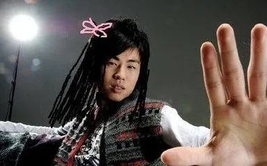 歌名歌词和蝴蝶有关的歌曲?