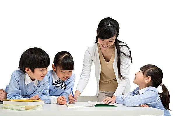 家长陪孩子写作业急到心梗,为什么陪小孩做作业容易暴躁?