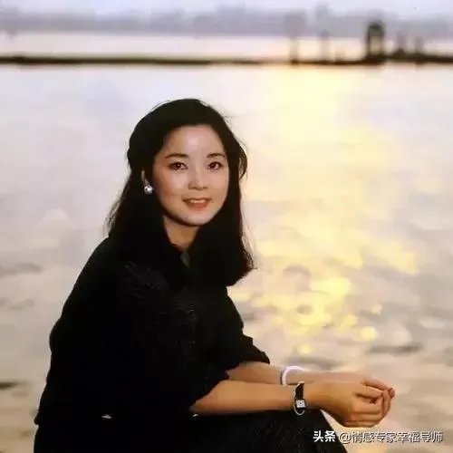 暗恋一人30年，是应该表白还是继续把爱放在心底？