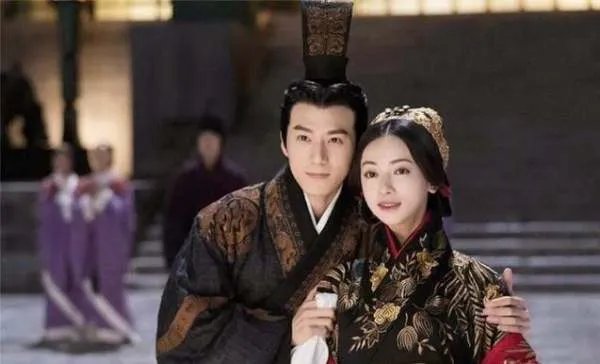 嬴政与吕不韦有何关系，他是吕不韦之子么？