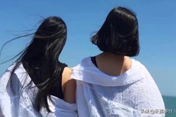 淘宝店铺介绍怎么写呢？要有创意新颖（卖女装的）？