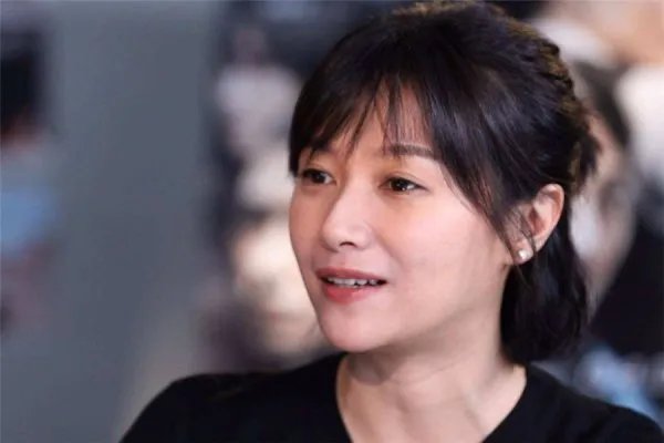 徐静蕾说从19岁就没断过男朋友，身边一直不断男朋友是什么感觉？