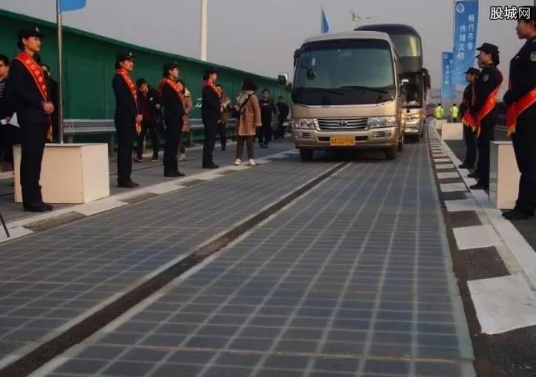 全球首段光伏高速公路亮相 功能十分强大令人震惊