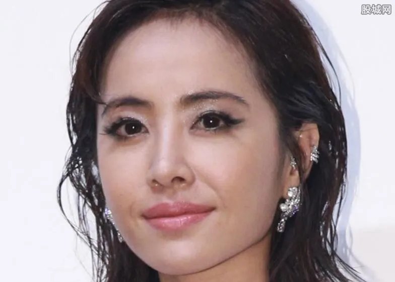 蔡依林靠整形？ “飞机场”变丰满G奶真相不简单