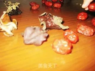 黑木耳红枣汤