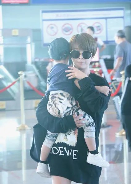 吴京带妻儿度假去了吗？