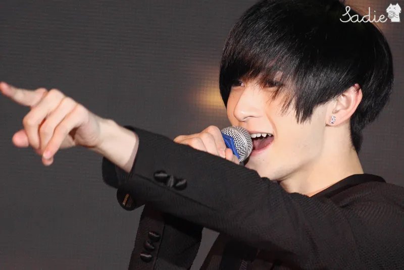 刘洲成博客的照片是哪两张？