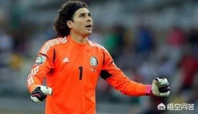 奥乔亚在世界杯赛场上表现惊人，但是为什么有的豪门俱乐部对他却不感兴趣？