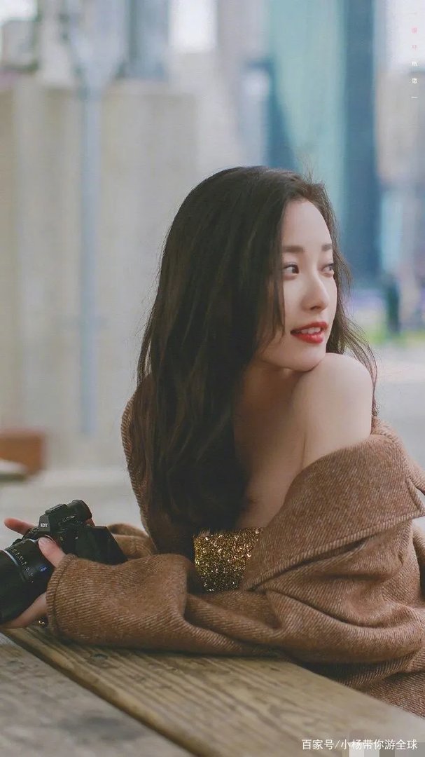 和明星倪妮共用同一个名字，这个姑娘要火了。她是谁呢？