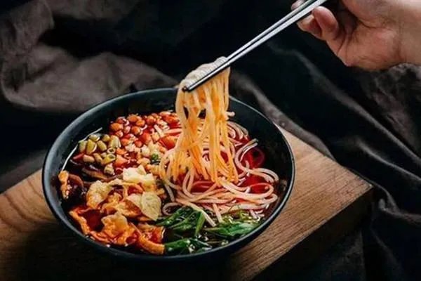 闻臭师年薪50万