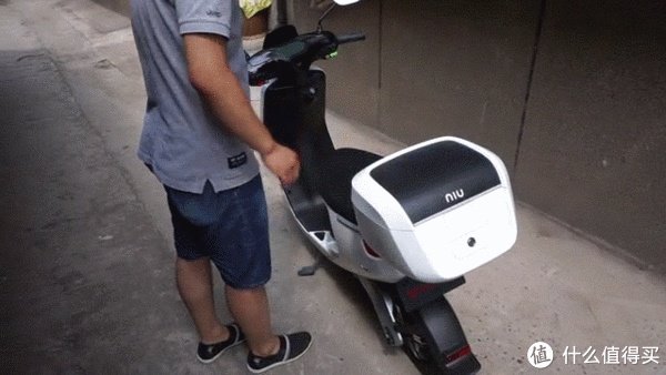 不粉不黑——小牛电动车 N1、M1 对比使用体验(附真人秀)