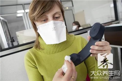 蜥蜴咬人吗有毒吗