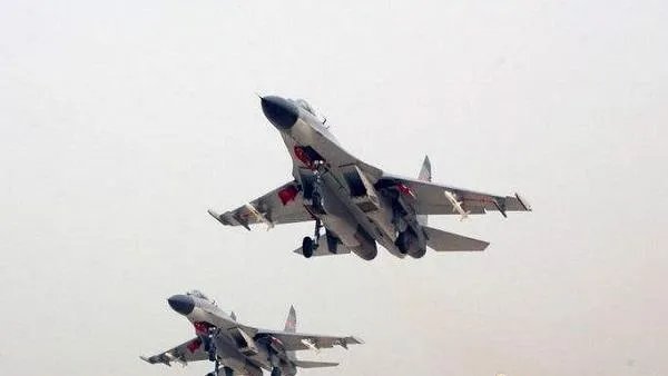 如果歼11B和歼7PG对比，结果会如何？