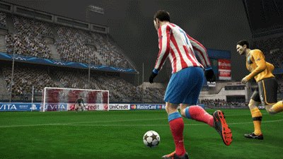 《实况足球2013》怎么控向射门 神技控向射门详细教学