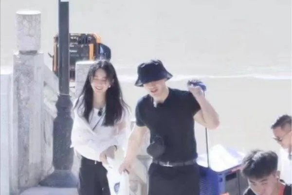 赵丽颖黄晓明买菜是怎么回事?