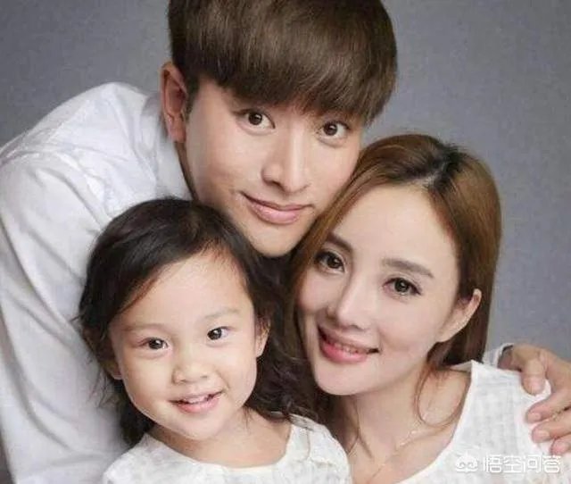 李小璐微博背景墙换成与贾乃亮的婚纱照，两人真的要复合吗？