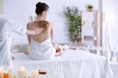 高压线触电的原理  高压触电急救方法