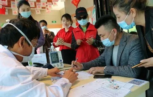 江西大叔14年献了110斤血液，这位大叔身上有哪些可贵的品质？