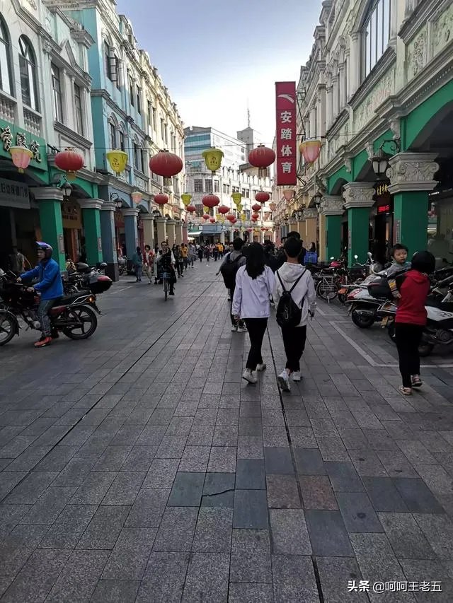 自拍摄影要不要用架子和灯？怎么用？